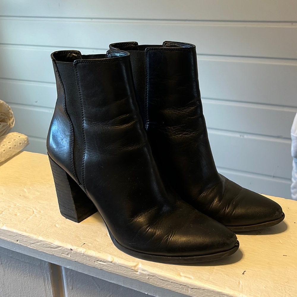Nine West black booties size 7.5